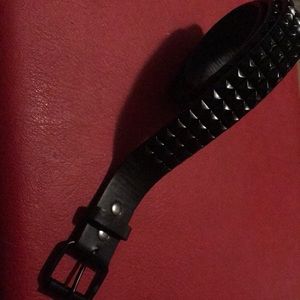 Black Spiked Hot Topic Belt